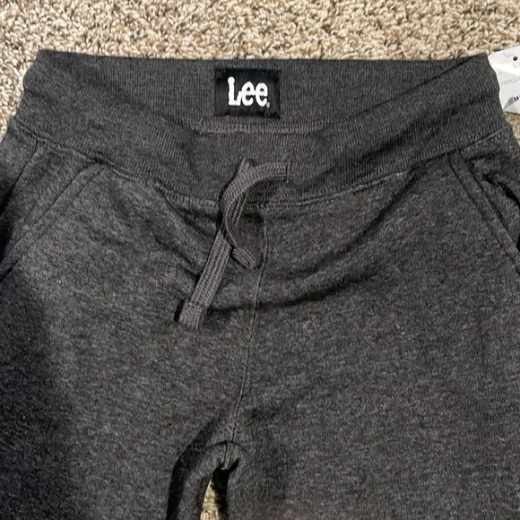 Boys size 10/12 sweatpants - Picture 2 of 6
